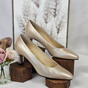 Worthington Soft Collection Jill 2.5" Heels 8.5M Cream Gold Business Casual Shoe